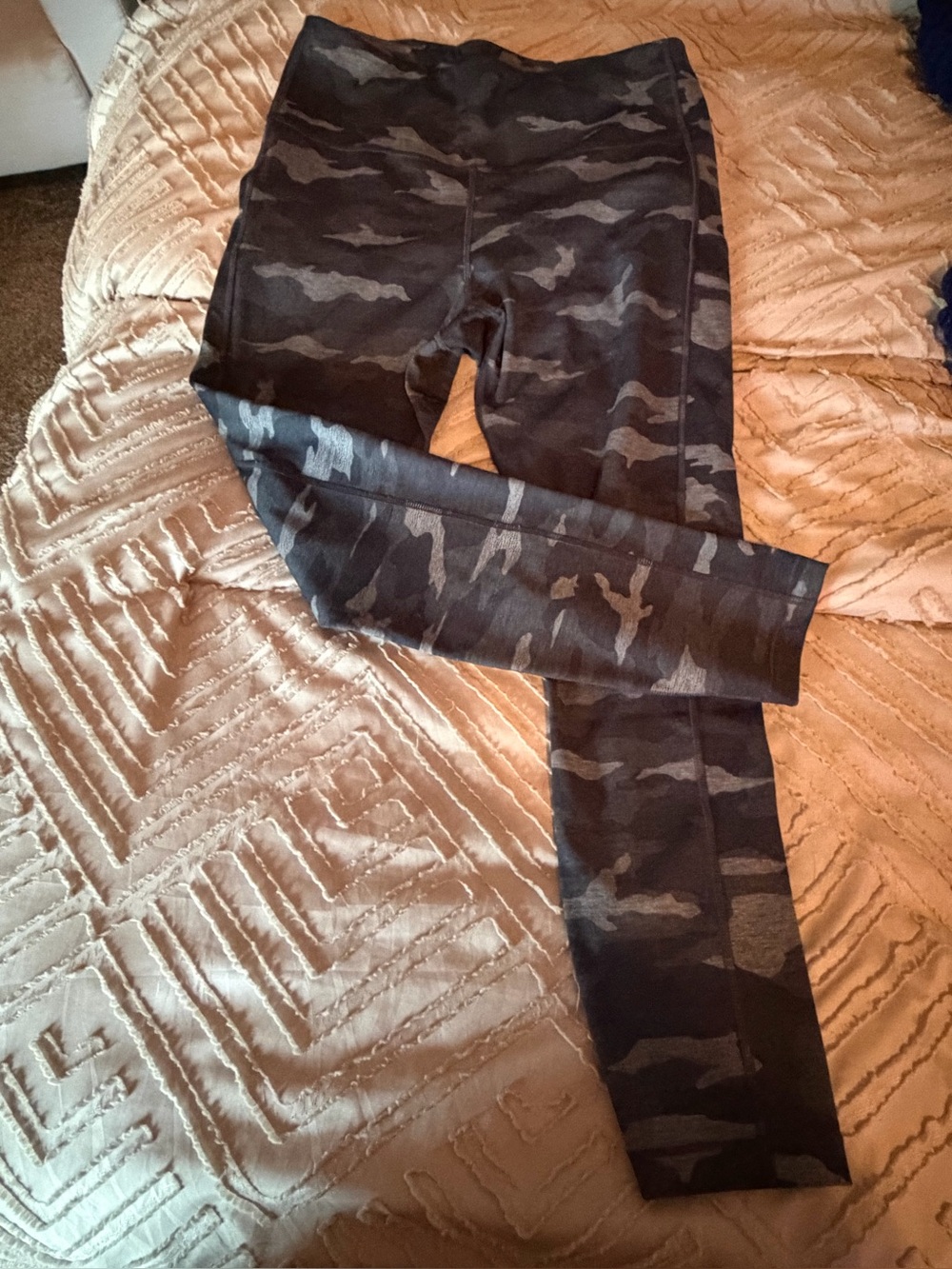 Women’s Athleta Black Camo Active Leggings